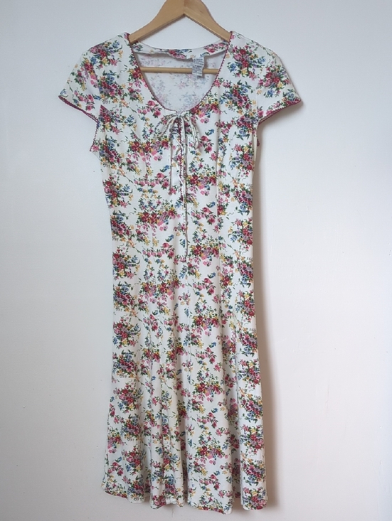Vintage Dresses & Skirts - Vintage Floral Tie-Front White Midi Dress